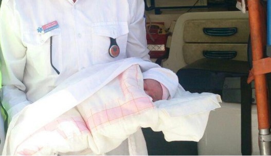 تولد نوزاد در آمبولانس اورژانس+تصویر