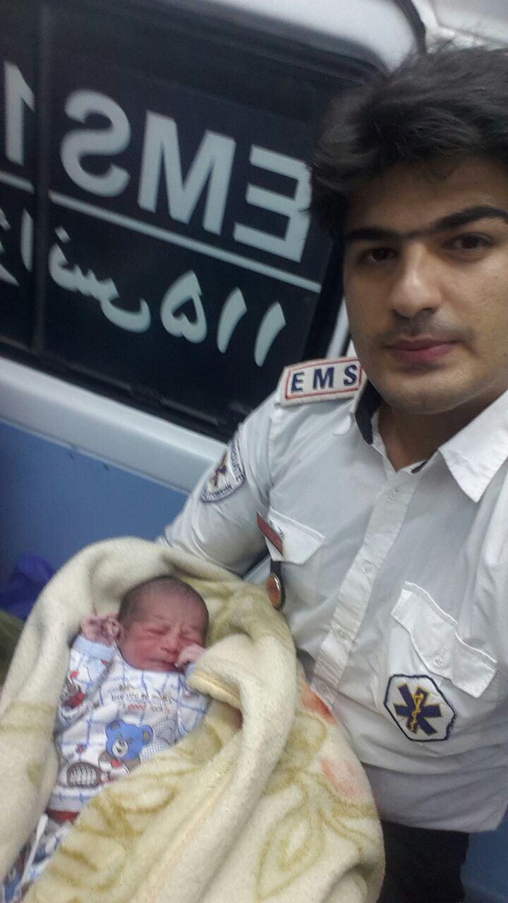 نوزاد عجولی که اجازه رسیدن مادر به بیمارستان را نداد ! + تصویر