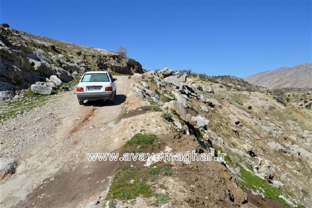 روستایی بدون جاده در یک کیلومتری راه آسفالته