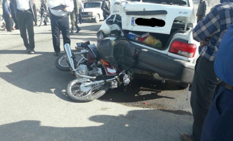 یک کشته و ۶ مصدوم با برخورد موتورسیکلت با سه خودرو