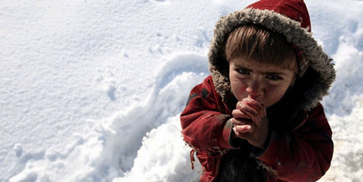 رزم کودکان شرف‌آبادی با سرما در بزم انتخاباتی مسوولان