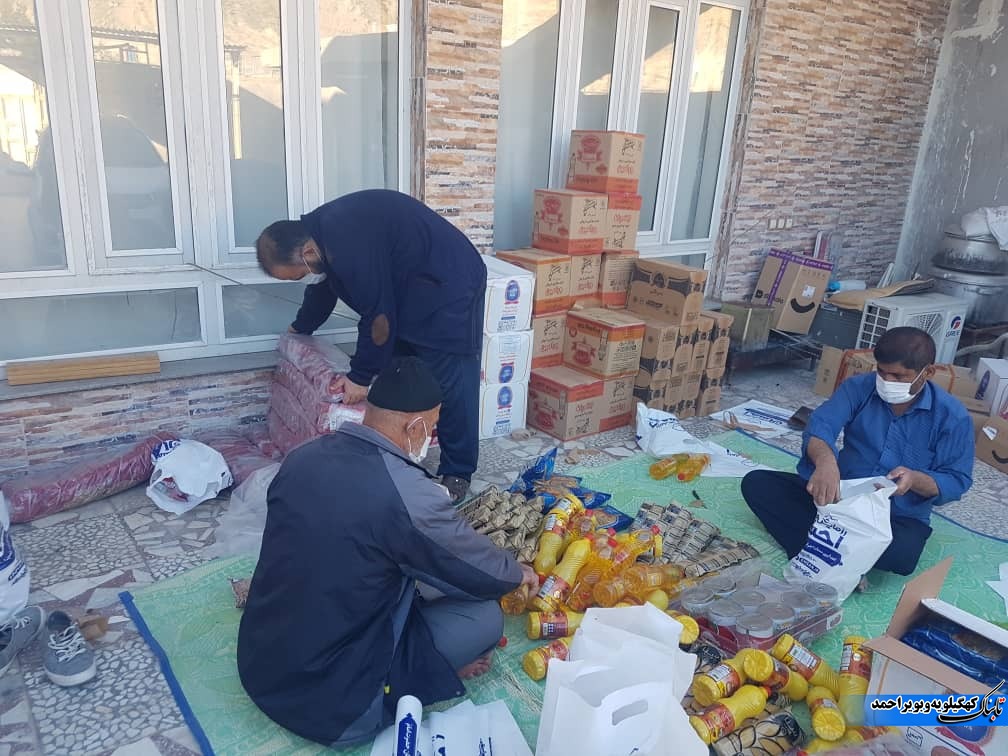 توزیع بسته های غذایی به همت ستاد اجرایی امام خمینی و گروه جهادی شهید تزاده+تصاویر
