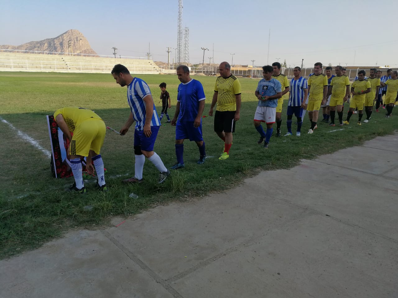 برگزاری بازی فوتبال به یاد استاد اخلاق “قادر لاهوتی”/تصاویر