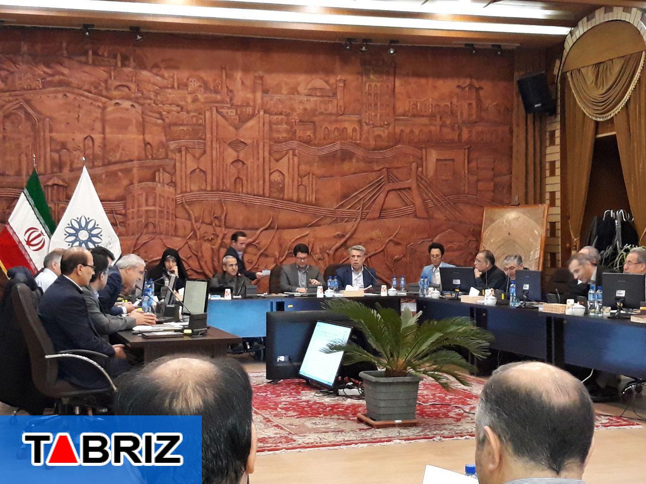 اکبرنژاد:لزوم کاهش مراجعه به شهرداری با استفاده از فضای مجازی و اینترنت/ انتقاد بابایی اقدم از رئیس شورا/قائم مقام دانشکده پرستاری:بنای دانشکده پرستاری و مامایی نیاز جدی به مرمت و بازسازی دارد/تعداد جلسات شورا در هفته افزایش مییابد