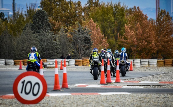 اختصاص ۱۰ هکتار زمین برای احداث پیست موتور سواری در دزفول اختصاص ۱۰ هکتار زمین برای احداث پیست موتور سواری در دزفول