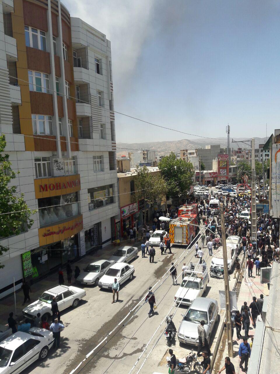 آتش سوزی در ساختمان پزشکان یاسوج/ سلفی ها مانع کار آتش نشانان + تصاویر