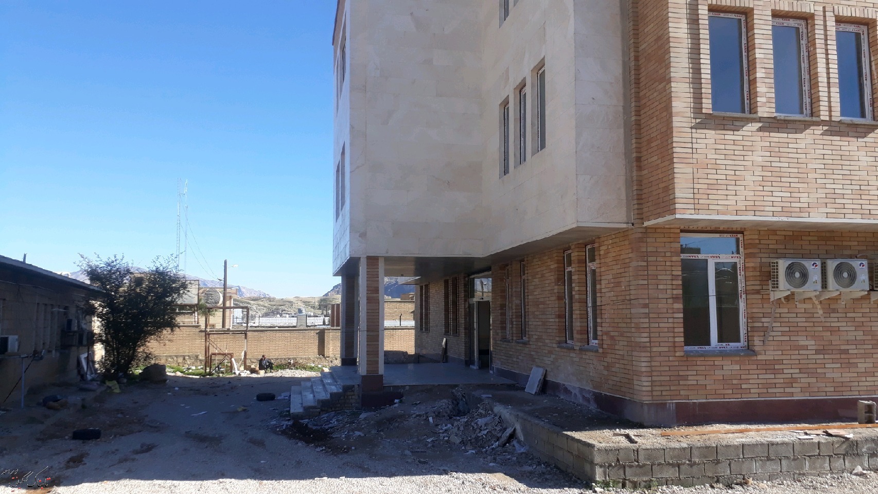 بهره برداری از ساختمان جدید فرمانداری شهرستان لنده در دهه فجر+تصاویر