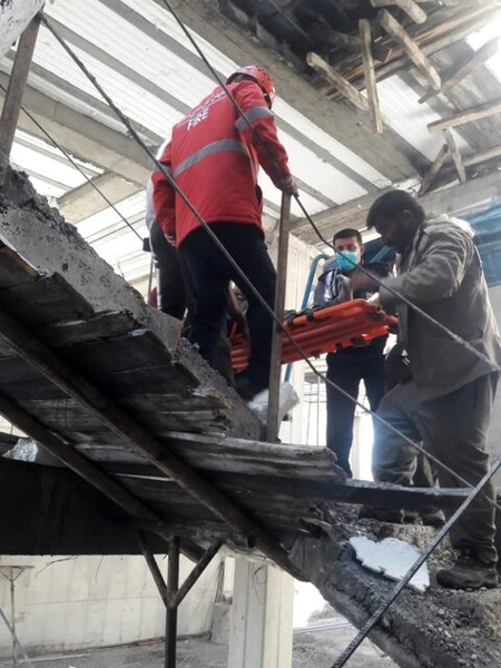 سقوط از ارتفاع و مصدومیت یک کارگر در یاسوج