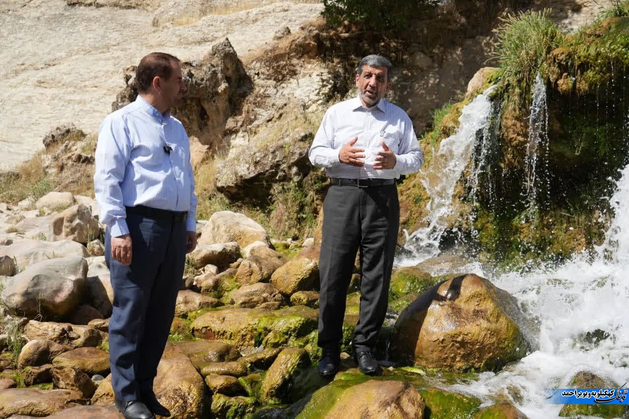 همسفری با بی حجاب&zwnj;ها تا بازدید از چشمه بلقیس و بلاد شاپور/ شبی با سازو اواز محلی!