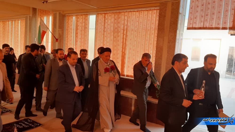 همسفری با بی حجاب&zwnj;ها تا بازدید از چشمه بلقیس و بلاد شاپور/ شبی با سازو اواز محلی!