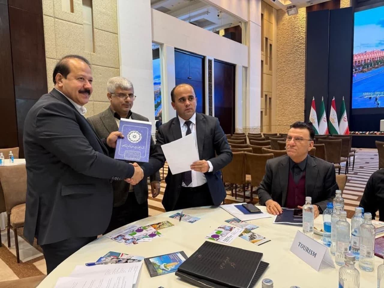 گلستان توان تامین بازار غذایی تاجیکستان را دارد/امضای تفاهم نامه همکاری گلستان توان تامین بازار غذایی تاجیکستان را دارد/امضای تفاهم نامه همکاری