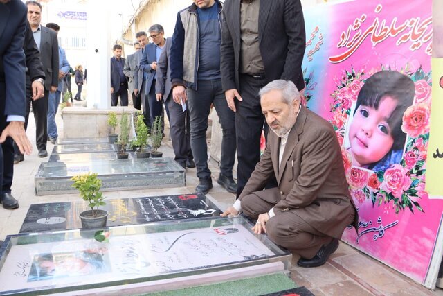 وزیر آموزش و پرورش از خانواده دانش آموزان حادثه دیده کرمانی دلجویی کرد