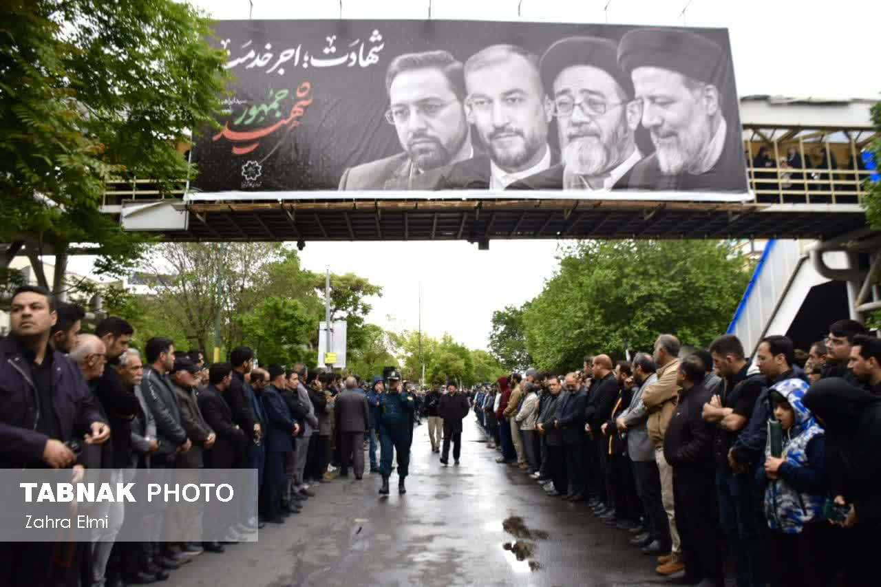 تصاویر / تشییع باشکوه شهدای خدمت در تبریز تصاویر / تشییع باشکوه شهدای خدمت در تبریز