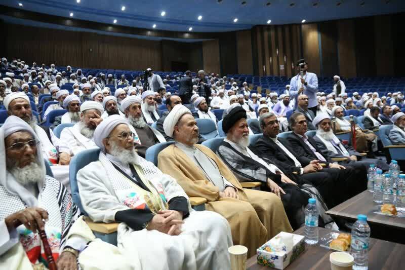 وحدت سنی و شیعه، کلید مقابلهٔ با تهدیدات خارجی و کاهش نفوذ غربب است/ «اختلافات فقهی» نباید باعث جدایی و دشمنی شود/ دشمن با تفرقه‌افکنی به دنبال شکست اتحاد مسلمانان است