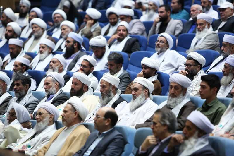 وحدت سنی و شیعه، کلید مقابلهٔ با تهدیدات خارجی و کاهش نفوذ غربب است/ «اختلافات فقهی» نباید باعث جدایی و دشمنی شود/ دشمن با تفرقه‌افکنی به دنبال شکست اتحاد مسلمانان است