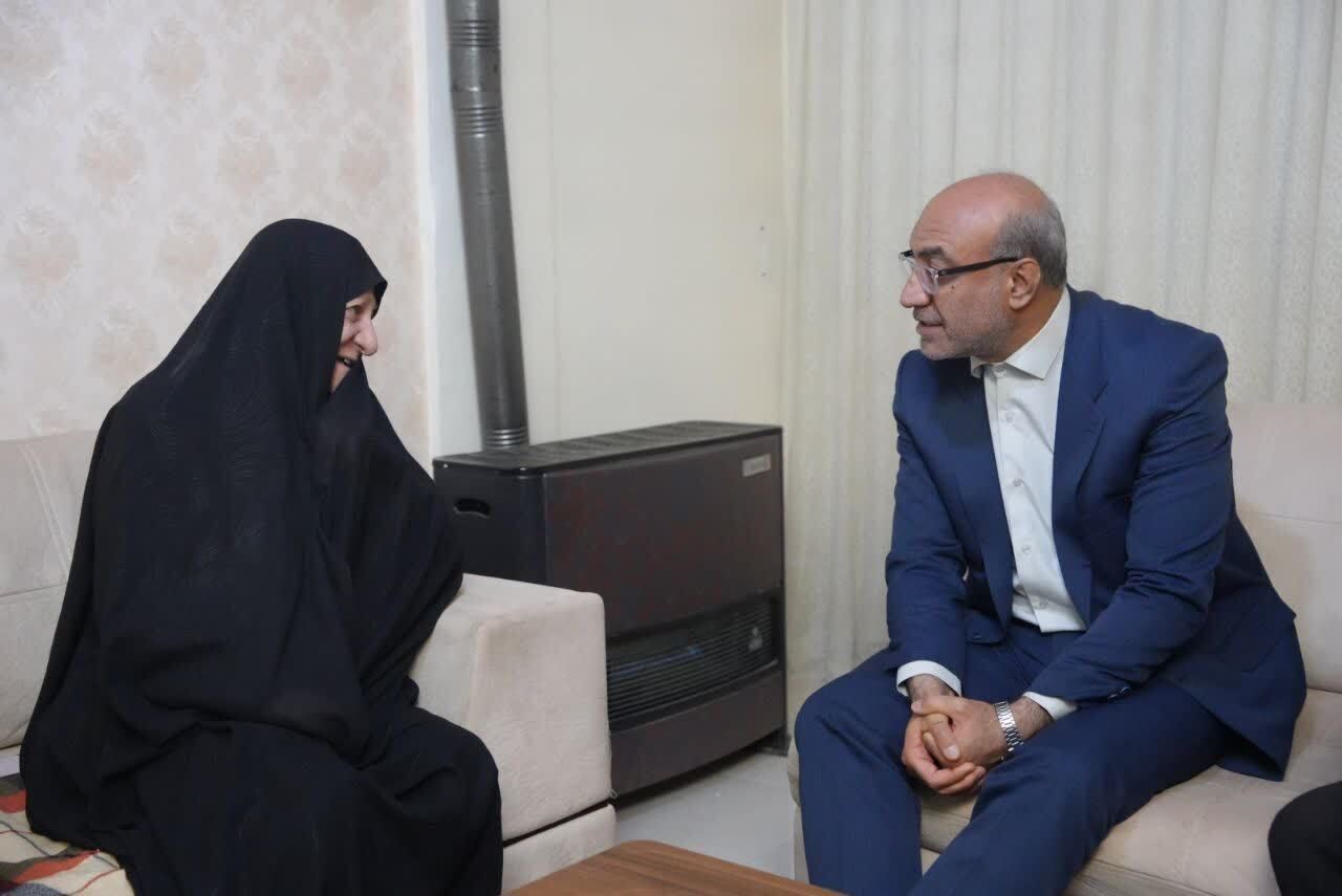 تکریم خانواده&zwnj;های شهدا و ایثارگران تجدید عهد با آرمان&zwnj;های انقلاب اسلامی است