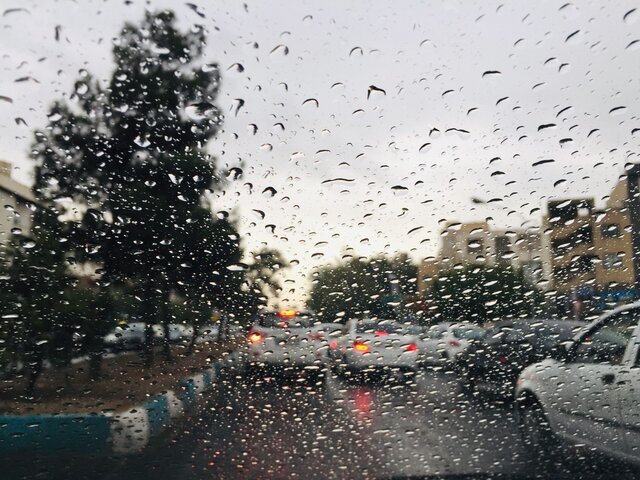 بارندگی سیل&zwnj;آسا نودشه را درگیر کرد / خیابان&zwnj;ها زیر آب + فیلم