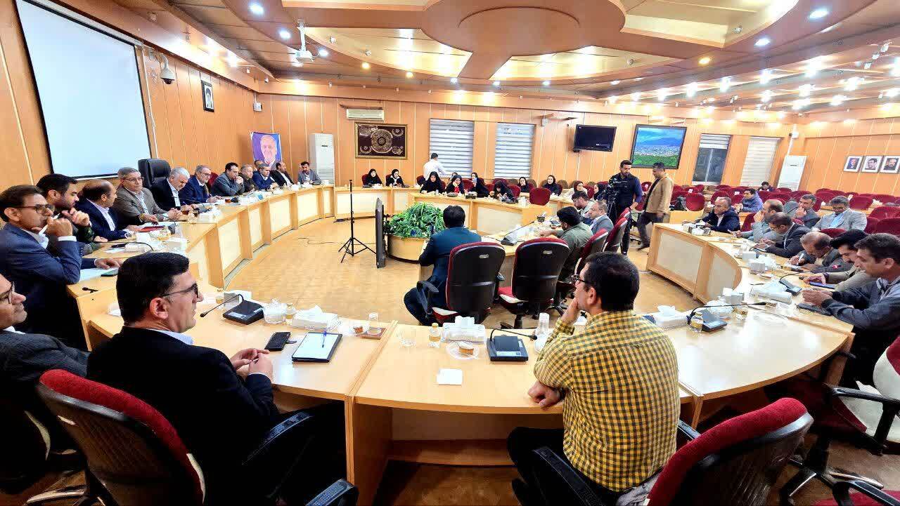 تصمیم‌های بزرگ استان پشت درهای بسته گرفته نمی‌شود