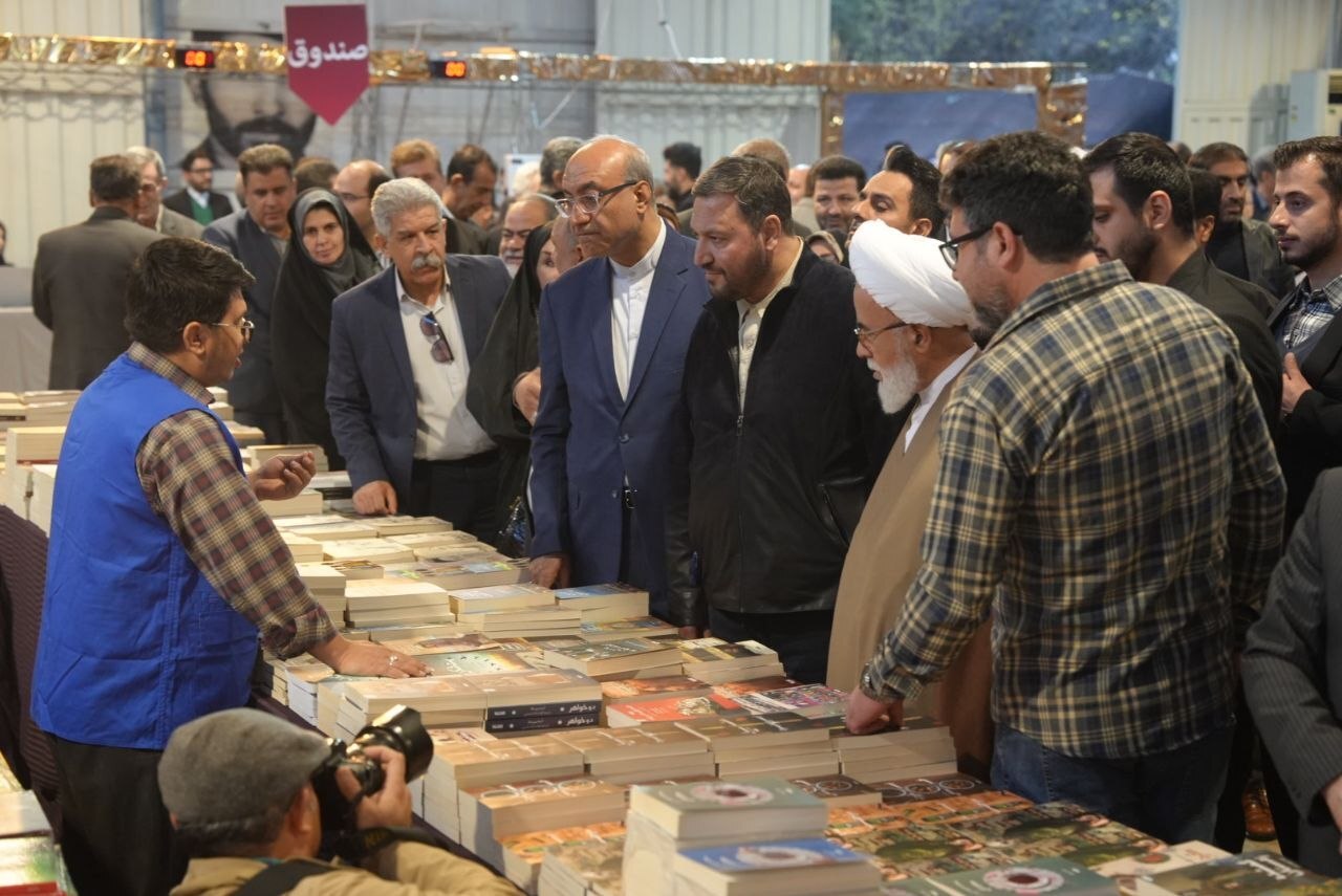 پانزدهمین نمایشگاه سراسری کتاب کرمانشاه افتتاح شد + فیلم پانزدهمین نمایشگاه سراسری کتاب کرمانشاه افتتاح شد + فیلم