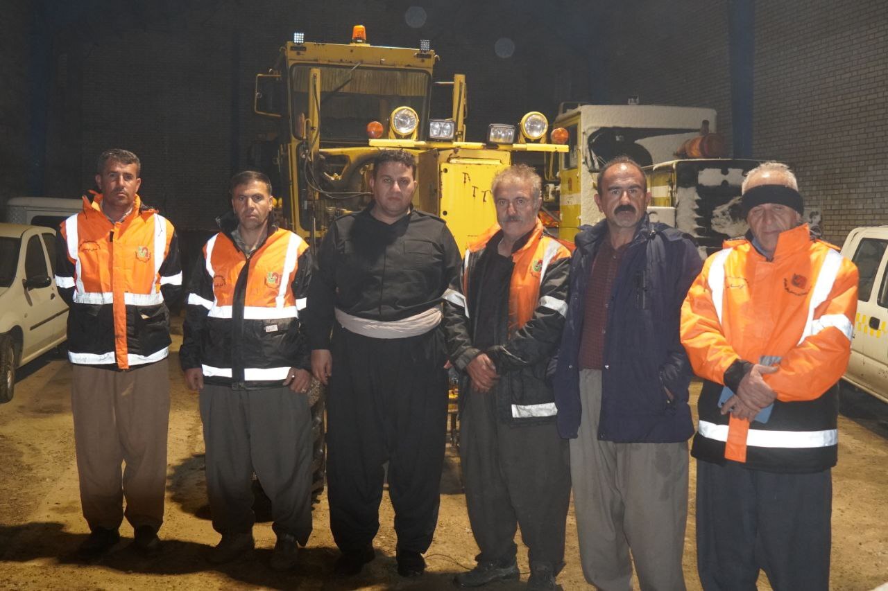 برف سنگین گردنه ته‌ته را مسدود کرد/ هشدار راهداری به رانندگان مسیرهای هورامان