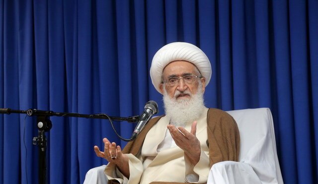 مسئولان مراقب باشند، مدیون خون شهدا نشوند